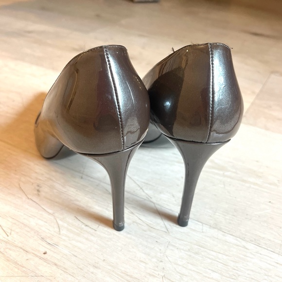 PRADA Metallic Charcoal Grey Patent Leather Point Toe Heels Size 39.5 (US 9.5) - Picture 6 of 12